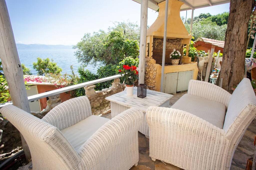 Kohyli Beachfront House Agia Pelagia Chlomou Eksteriør bilde