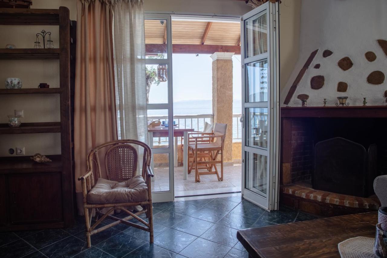 Kohyli Beachfront House Agia Pelagia Chlomou Eksteriør bilde