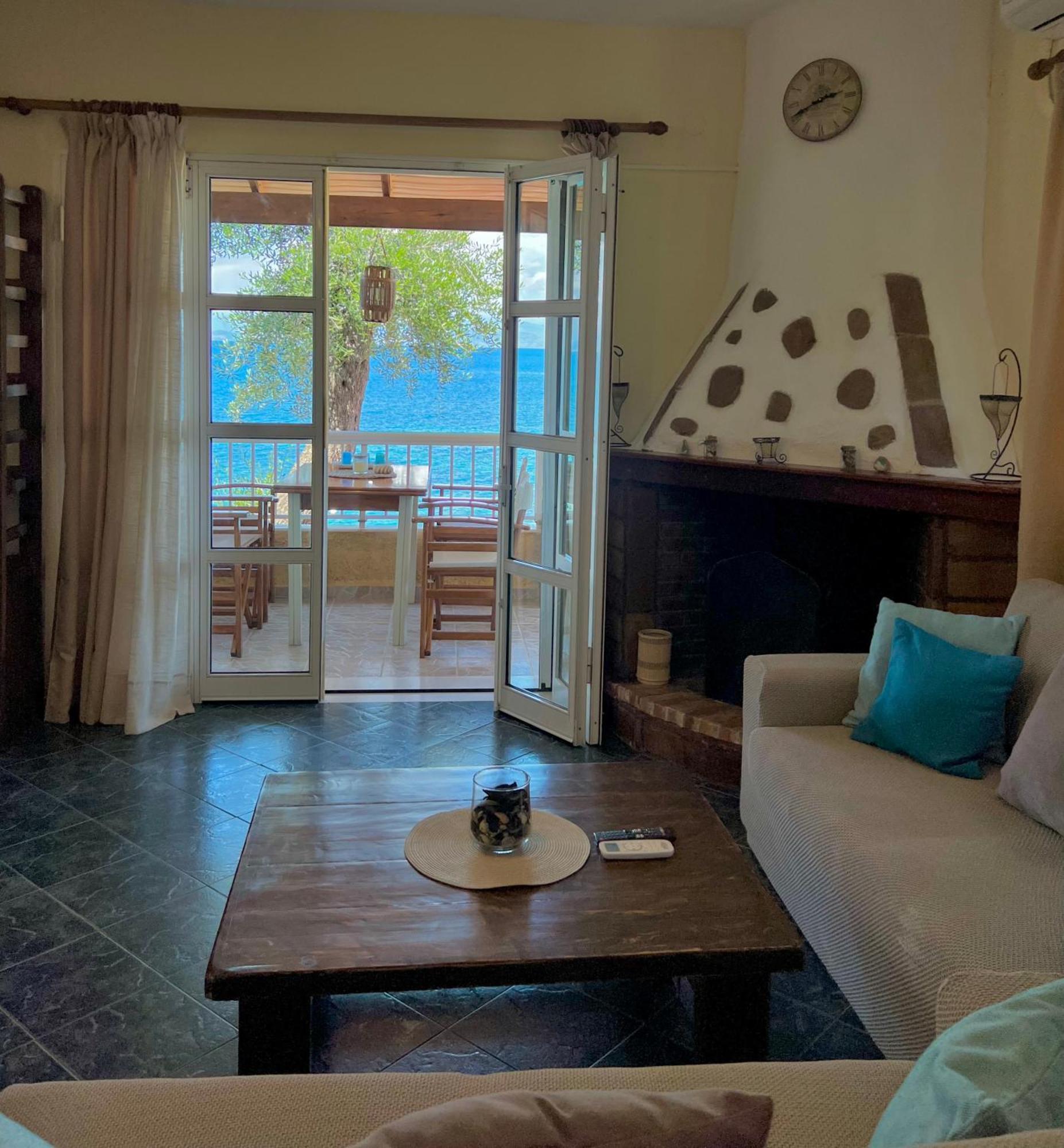 Kohyli Beachfront House Agia Pelagia Chlomou Eksteriør bilde