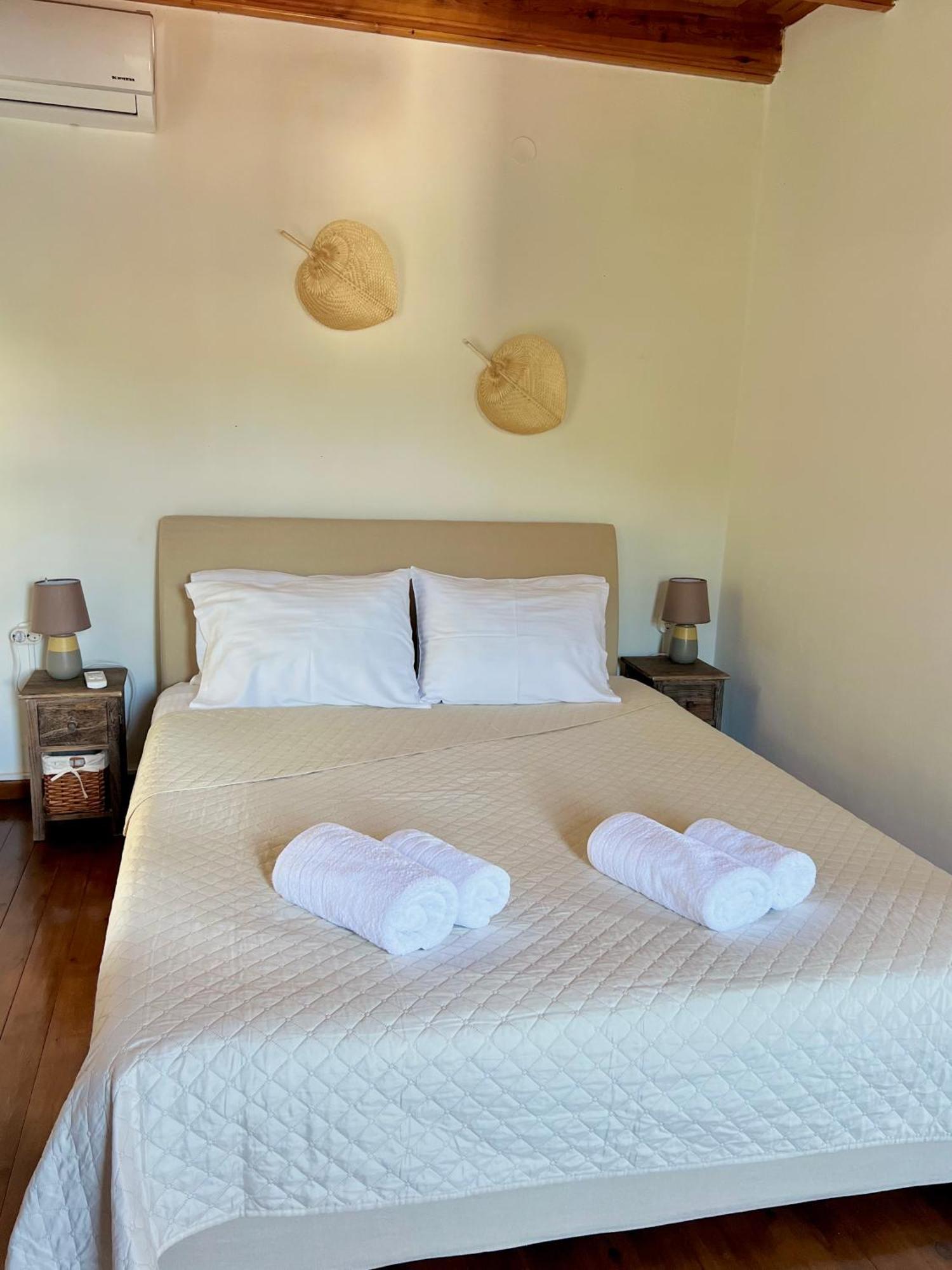 Kohyli Beachfront House Agia Pelagia Chlomou Eksteriør bilde